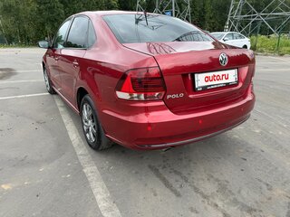 2016 Volkswagen Polo V Рестайлинг, красный, 1100000 рублей, вид 5