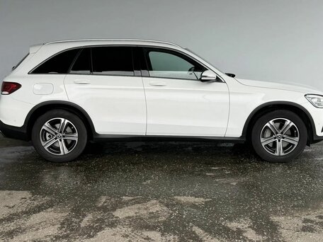 2020 Mercedes-Benz GLC 200 I (X253) Рестайлинг, белый, 5230000 рублей, вид 4