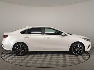 2022 Kia Cerato IV Рестайлинг, белый, 2210000 рублей, вид 5