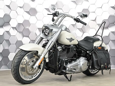 2017 Harley-Davidson Fat Boy, белый, 1699000 рублей, вид 2