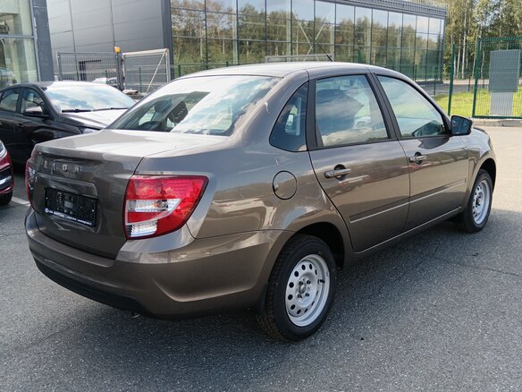 2026 Lada (ВАЗ) Granta I Рестайлинг, коричневый, 1088000 рублей - вид 4