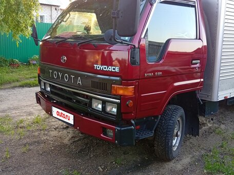 1993 Toyota Dyna, красный, 1500000 рублей, вид 3