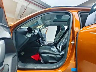 2022 Peugeot 2008 II, оранжевый, 1585550 рублей, вид 4