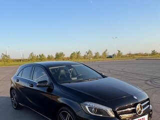 2014 Mercedes-Benz A-Класс 180 III (W176), чёрный, 1590000 рублей, вид 1