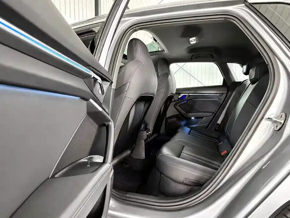 2023 Audi A3 Sportback 35 TFSI IV (8Y), серебристый, 2356560 рублей - вид 14