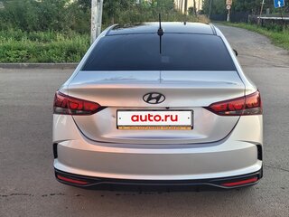 2021 Hyundai Solaris II Рестайлинг, серебристый, 1600000 рублей, вид 4