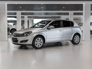 2011 Opel Astra H Рестайлинг, серебристый, 630000 рублей, вид 1
