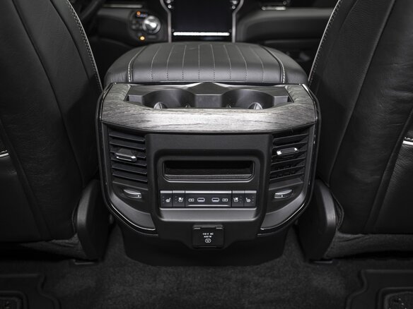 2026 Ram 1500 Crew Cab V Рестайлинг, красный - вид 26