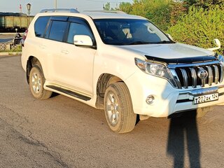 2015 Toyota Land Cruiser Prado 6-speed 150 Series Рестайлинг 1, белый, 3100000 рублей, вид 2