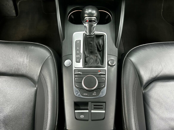 2018 Audi A3 III (8V) Рестайлинг, красный, 1750000 рублей - вид 13