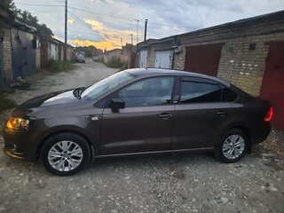 2014 Volkswagen Polo V, коричневый, 1300000 рублей, вид 3