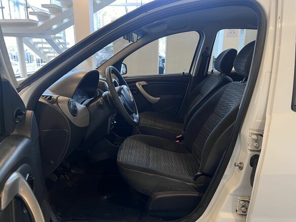 2013 Renault Sandero I, белый, 434000 рублей - вид 15