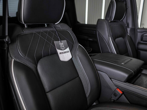 2026 Ram 1500 Crew Cab eTorque V Рестайлинг, чёрный, 12090317 рублей - вид 2