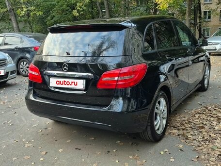2012 Mercedes-Benz B-Класс 180 II (W246), чёрный, 830000 рублей, вид 3