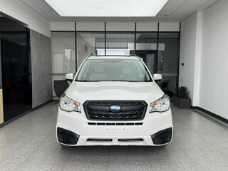 2017 Subaru Forester IV Рестайлинг 2, белый, 1899000 рублей, вид 2