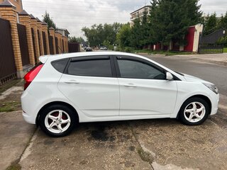 2016 Hyundai Solaris I Рестайлинг, белый, 550000 рублей, вид 2