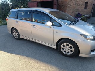 2010 Toyota Wish II, серебристый, 1700000 рублей, вид 2