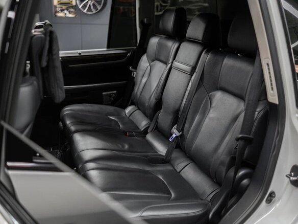 2016 Lexus LX 570 III Рестайлинг 2, белый, 7850000 рублей - вид 13