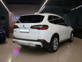 2021 BMW X5 40i IV (G05/G18), белый, 4650000 рублей, вид 5