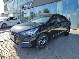 2018 Hyundai Solaris II, чёрный, 1261750 рублей, вид 3