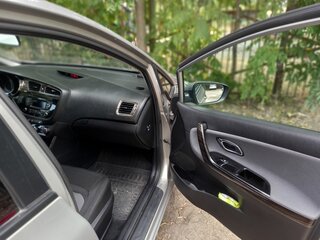 2015 Kia Ceed II Рестайлинг, серебристый, 950000 рублей, вид 5