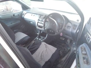 1998 Honda HR-V I, белый, 250000 рублей, вид 2