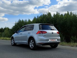 2013 Volkswagen Golf VII, серебристый, 900000 рублей, вид 3