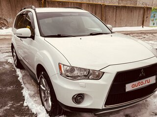 2011 Mitsubishi Outlander II Рестайлинг, белый, 1600000 рублей, вид 2