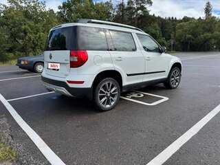 2016 Skoda Yeti I Рестайлинг, белый, 1430000 рублей, вид 5