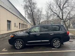 2013 Toyota Land Cruiser 200 Series Рестайлинг 1, чёрный, 2999999 рублей, вид 2