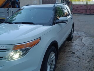 2013 Ford Explorer V, белый, 1740000 рублей, вид 1