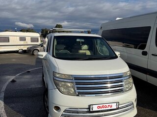 2003 Nissan Elgrand II (E51), белый, 1000000 рублей, вид 2