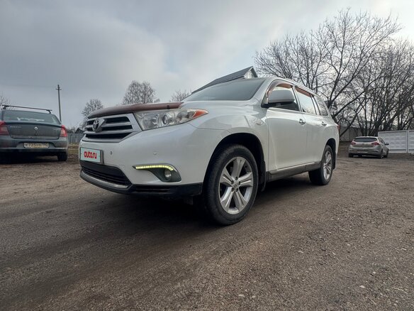 2011 Toyota Highlander II (XU40) Рестайлинг, белый, 1750000 рублей - вид 2