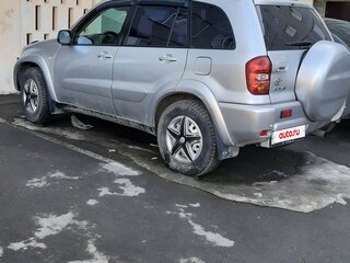 2004 Toyota RAV4 II (XA20) Рестайлинг, серебристый, 1200000 рублей, вид 4