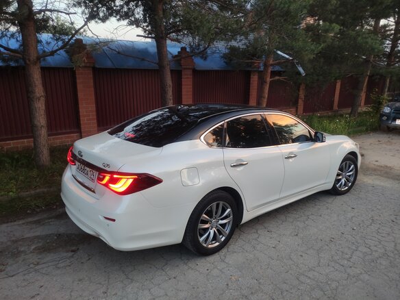 2015 Infiniti Q70 I Рестайлинг, белый, 2350000 рублей - вид 9