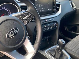 2019 Kia XCeed I, серебристый, 1750000 рублей, вид 3