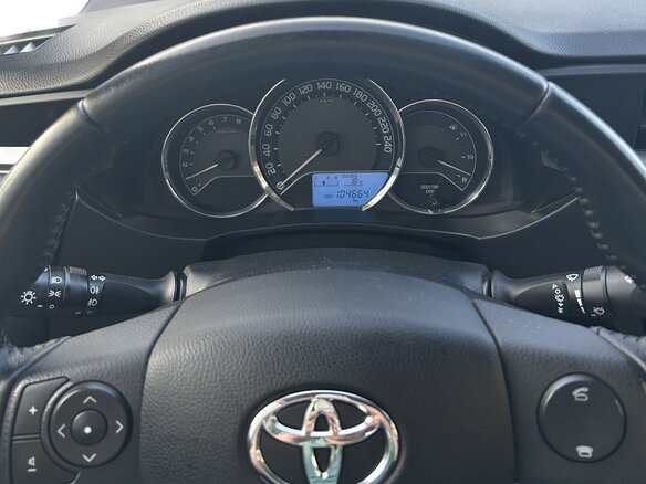 2015 Toyota Corolla XI (E160, E170, E180), серый, 1500000 рублей - вид 9