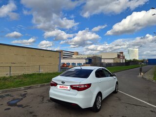 2015 Kia Rio III, белый, 420000 рублей, вид 4