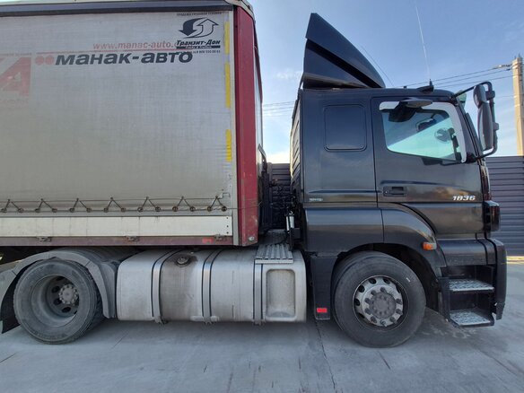 2012 Mercedes-Benz Axor, чёрный, 3700000 рублей - вид 1
