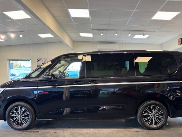 2023 Volkswagen Multivan Long T7, чёрный, 5650000 рублей - вид 6