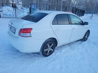 2006 Toyota Belta I, белый, 450000 рублей, вид 2