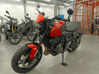 2023 Triumph Trident 660, оранжевый, 850000 рублей, вид 5