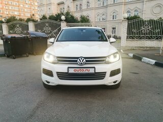 2010 Volkswagen Touareg II, белый, 2450000 рублей, вид 2