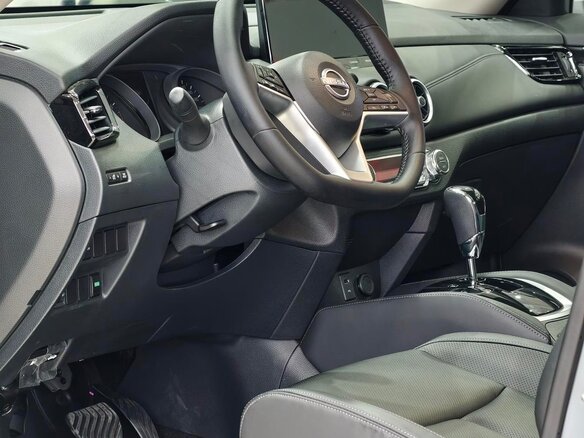 2025 Nissan X-Trail III Рестайлинг 2, голубой, 1980000 рублей - вид 4