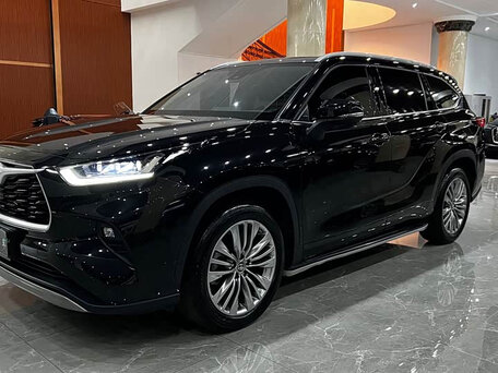 Toyota Highlander IV (XU70)