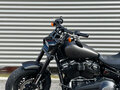 2019 Harley-Davidson Fat Bob, серый, 1538660 рублей - вид 2