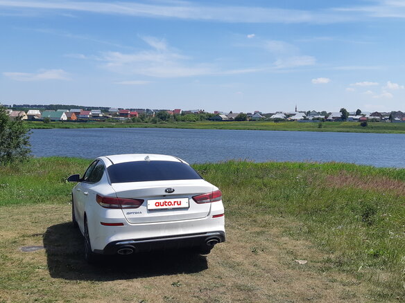 2019 Kia Optima IV Рестайлинг, белый, 2020000 рублей