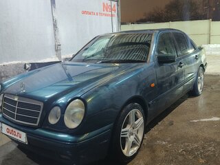 1997 Mercedes-Benz E-Класс 200 II (W210, S210), зелёный, 740000 рублей, вид 1