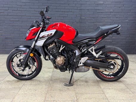 2017 Honda CB 650F, красный, 765000 рублей, вид 4