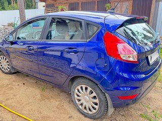 2017 Ford Fiesta Mk6 Рестайлинг, синий, 1100000 рублей, вид 4